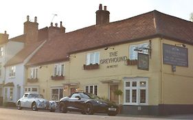 The Greyhound On The Test Hotel
